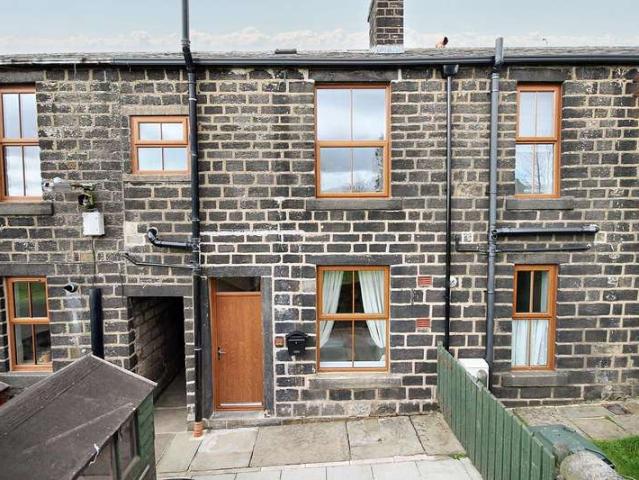 Property for rent in Lydgate, Burnedge