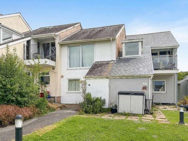 Property for sale in Y Felinheli, Wales