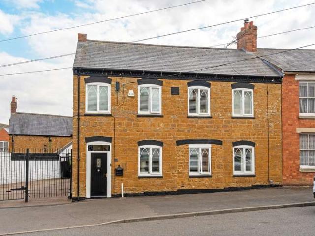 Property for sale in Rothwell