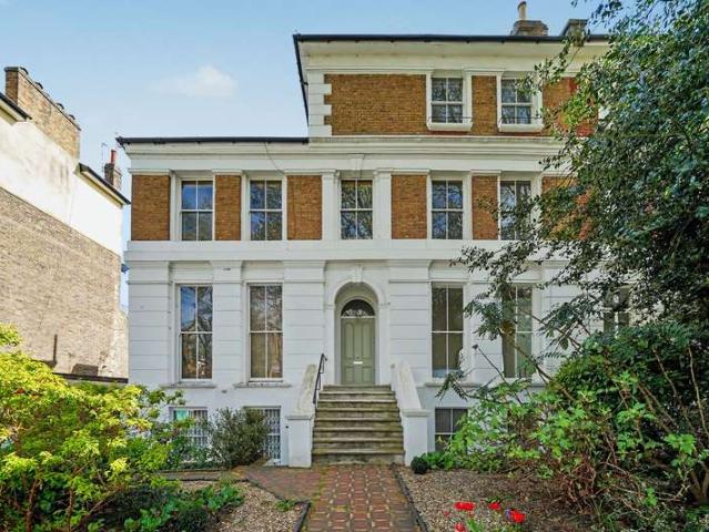 Flat for sale in Highbury, Greater London