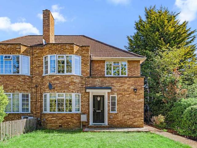 Property for sale in Ashley Park, Surrey