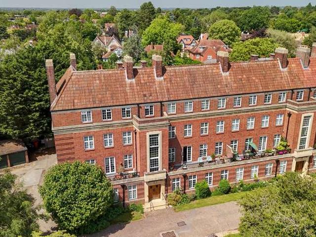 Property for sale in The Slade, Oxfordshire