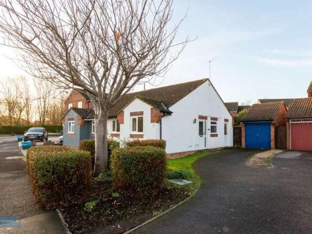 Property for sale in Dowslands, Rumwell