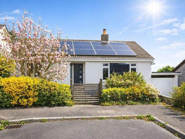 Property for sale in Hallaze, Scredda