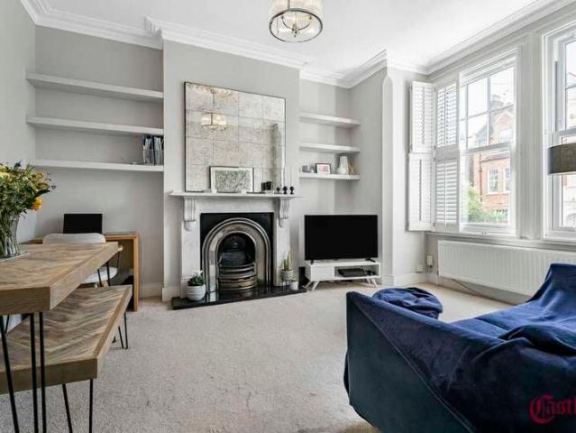 Property for sale in Stroud Green, Greater London