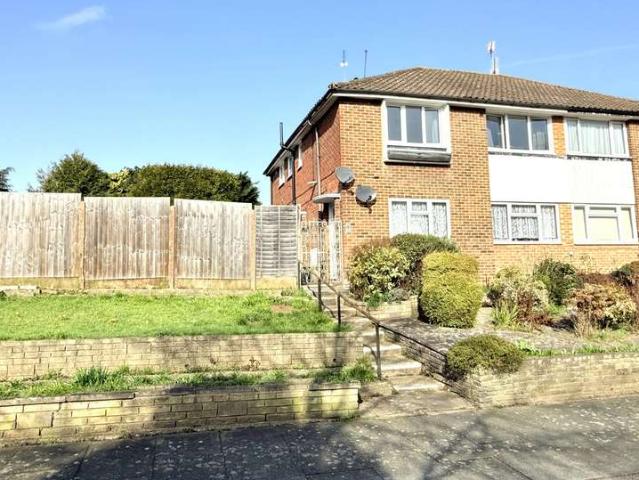 Flat for sale in East Barnet, Greater London