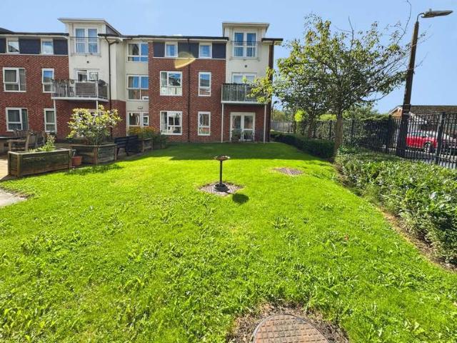 Property for sale in Bradshaw, Lee Bank
