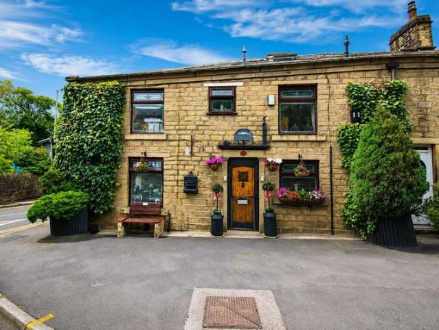 Property for sale in Dimple, Lee Bank