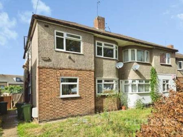 Maisonette for sale in London Borough of Sutton, Greater London