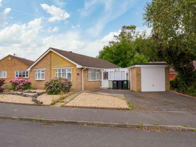 Property for sale in Stafford Gardens, Belleau