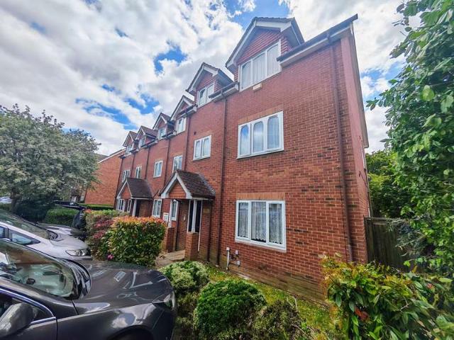 Property for sale in London Borough of Ealing, Greater London
