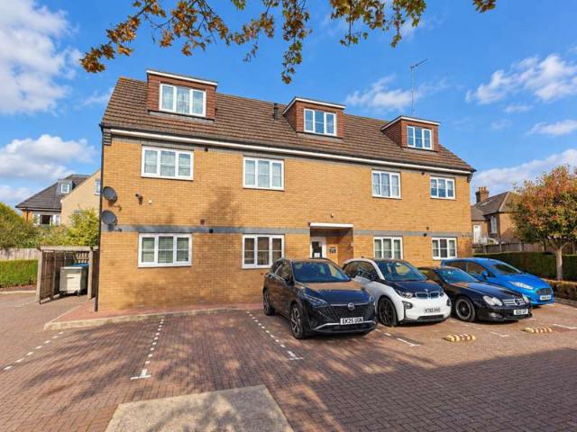 Apartment for sale in Cheshunt, Broxbourne