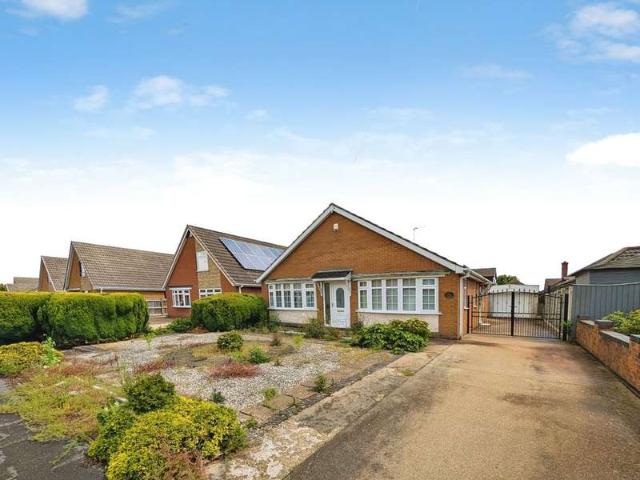 Property for sale in Holton le Clay, Belleau