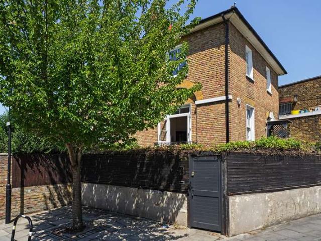Property for sale in Stamford Hill, Greater London