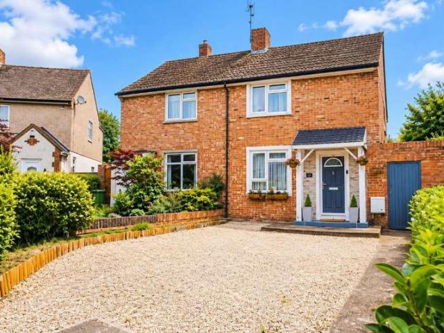 Property for sale in Pinehurst, Swindon