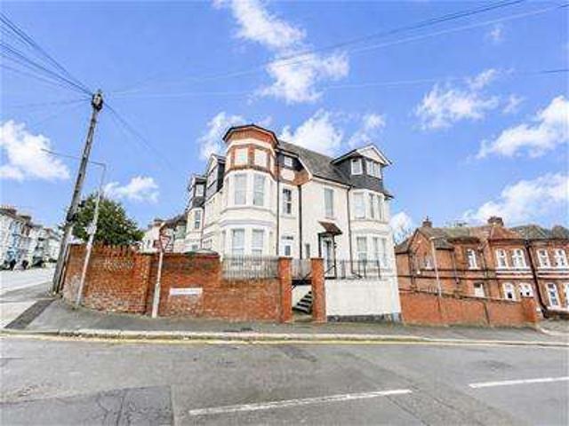 Property for sale in Blacklands, Guestling Green