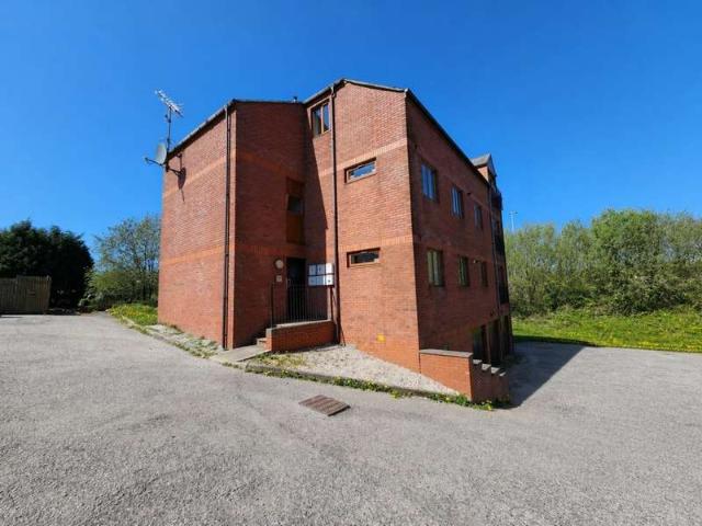 Property for rent in Ainley Top, West Yorkshire