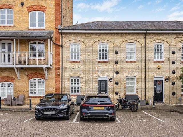 Property for sale in Hertford, Colliers End