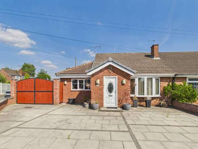 Property for sale in Lingley Green, Warrington
