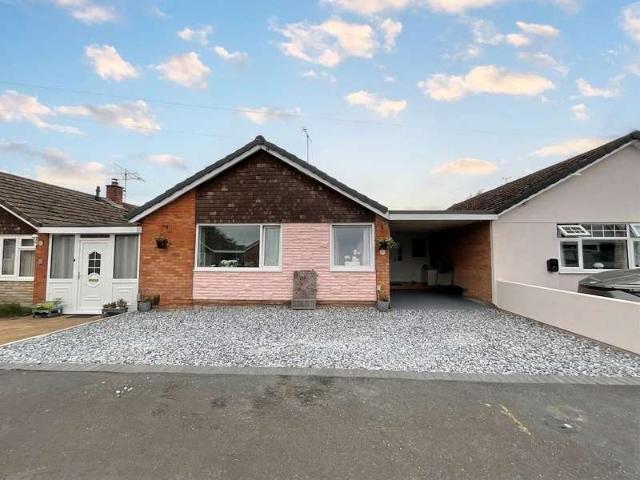 Property for sale in Stone, Baswich
