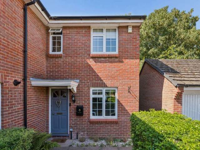 Property for sale in Wooburn, Wooburn Green