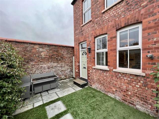 Property for sale in Broadheath, Trafford Park