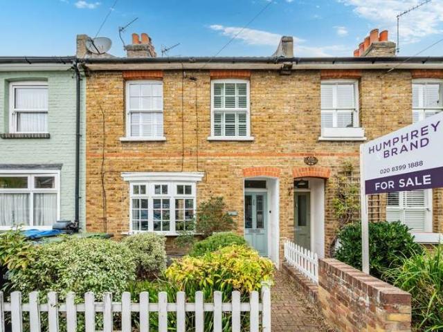 Property for sale in Berrylands, Greater London