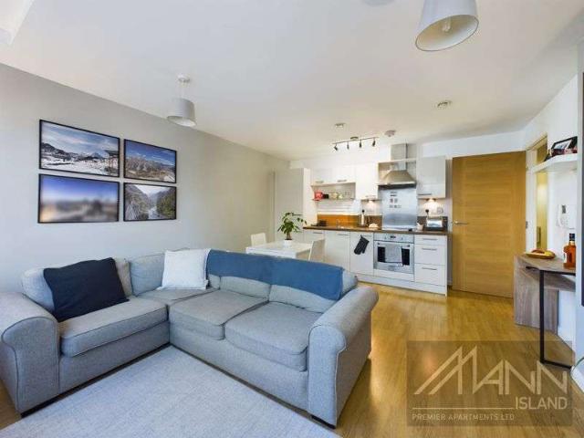 Property for rent in Waterfront, Calderstones