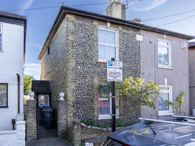 Farm for sale in London Borough of Croydon, Greater London
