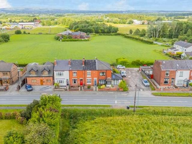 Property for sale in Stubshaw Cross, Wigan