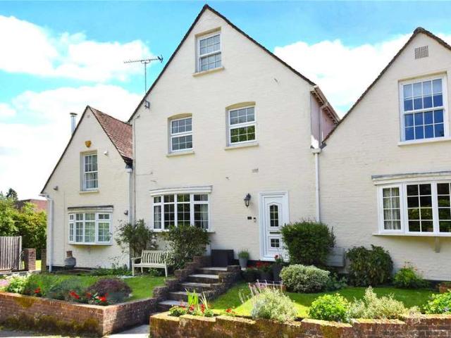 Maisonette for sale in Nork, Red Hill