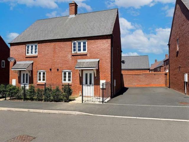 Property for sale in Roade, Northamptonshire