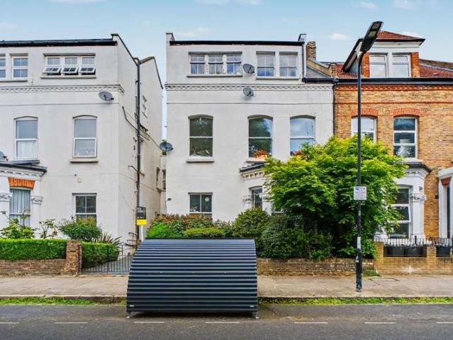 Property for sale in Brownswood Park, Stoke Newington