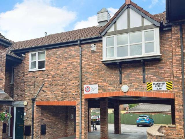 Property for sale in Markland Hill, Lee Bank