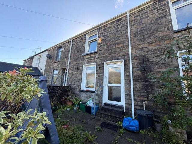 Property for sale in Troed-y-rhiw