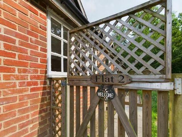 House for rent in Surrey