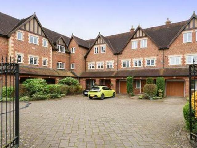 House for rent in Blackhills, Surrey