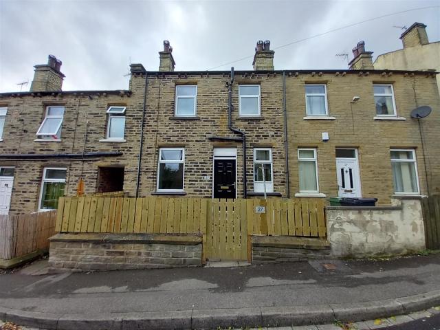 House for rent in West End, Kirklees