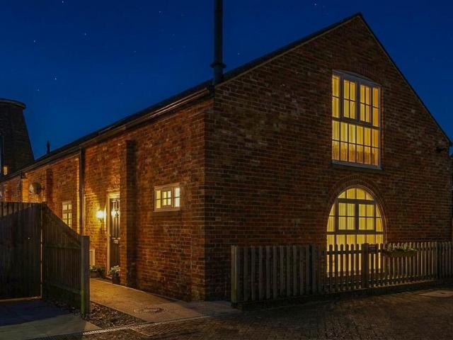 House for sale in Herne and Broomfield, The Bridge