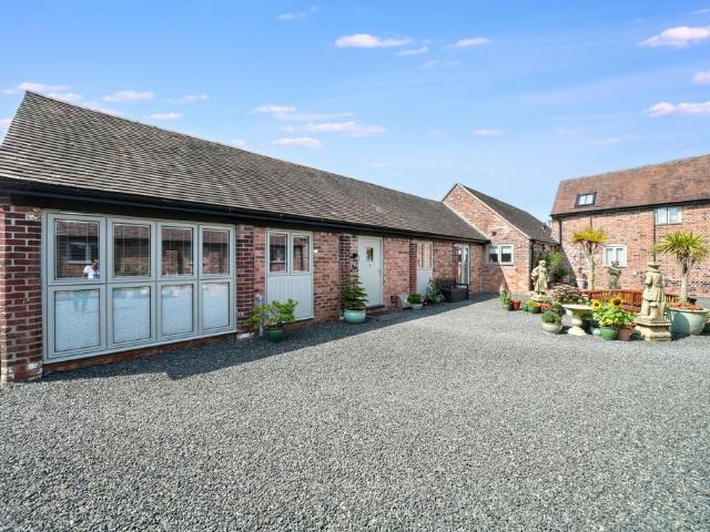 House for sale in The Wyke, The Hem
