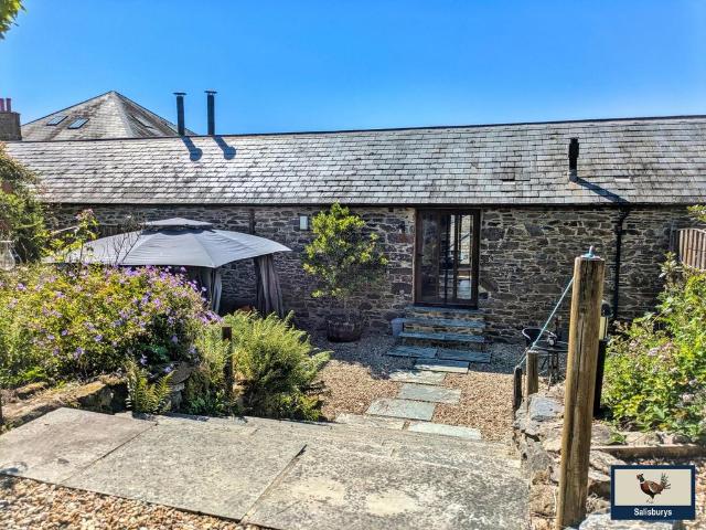 House for sale in Weir Quay, Devon