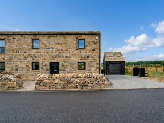 House for sale in Bramhope, West Yorkshire