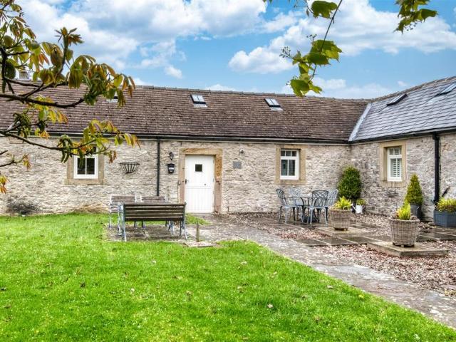 House for sale in Froggatt, East Midlands