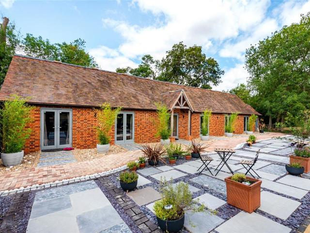 House for sale in Mentmore, Ledburn
