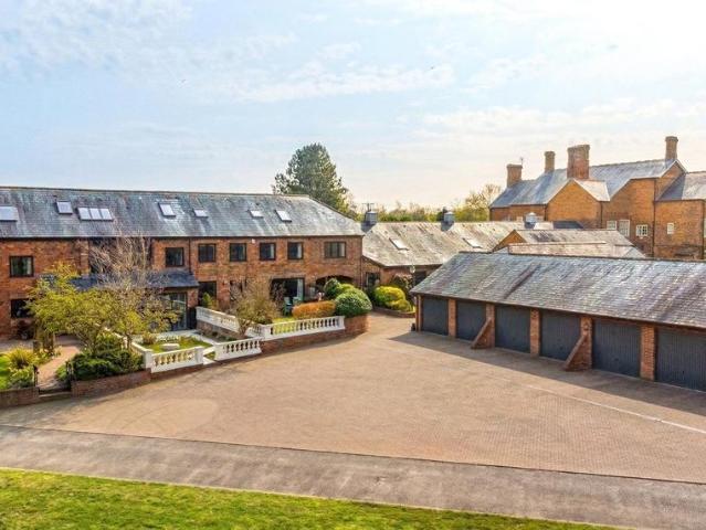 House for sale in Leighton-Linslade, Heath And Reach