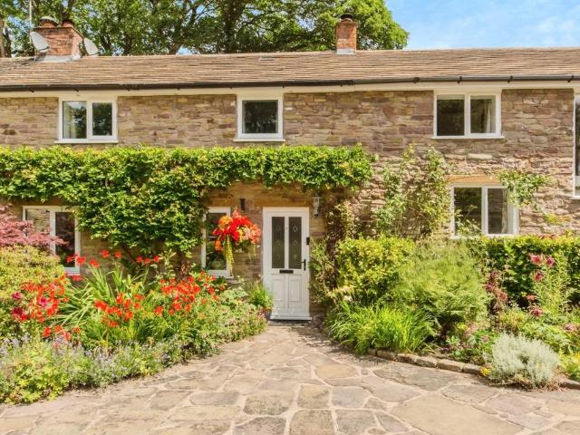 House for sale in Sutton