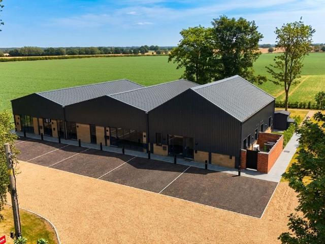 House for sale in Clippesby, Stokesby