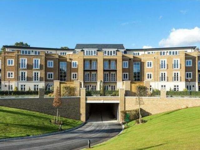 House for sale in Ascot