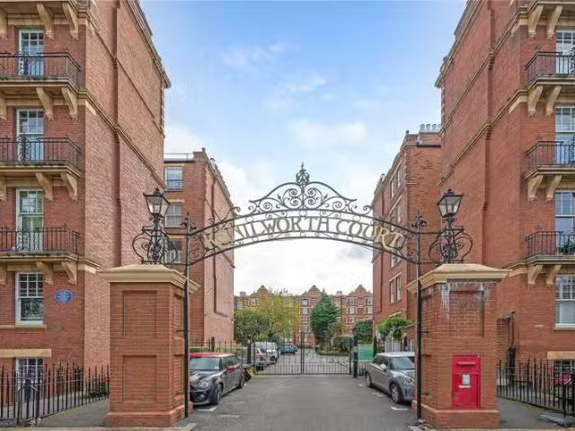 Apartment for sale in Thamesmead, Putney