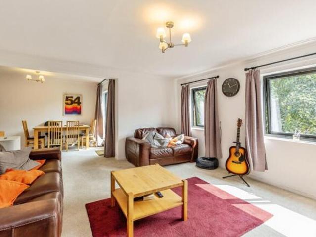 Flat for sale in Feckenham, City Of Bristol
